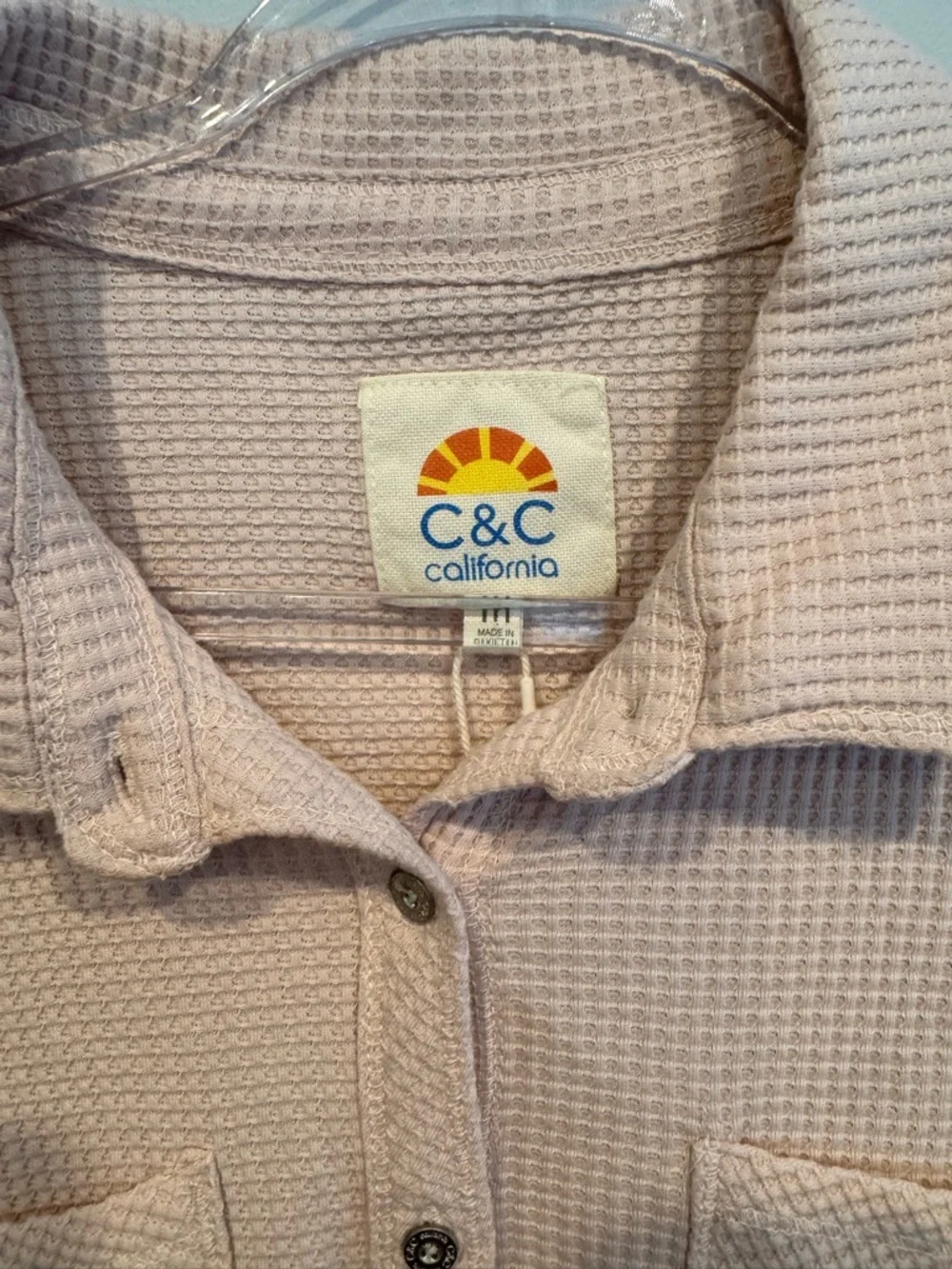 NWT C&C California Waffle Knit Pink Button Down Size M - Picture 2 of 8